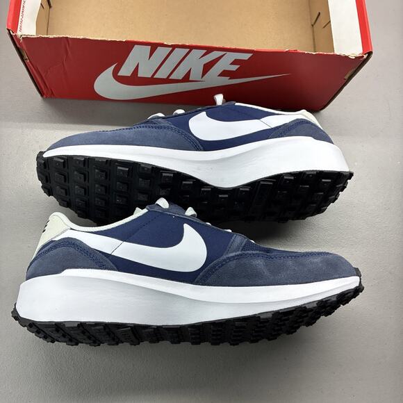 NEW Nike Waffle Navy Midnight Navy Running Sneakers FJ4195-400 Mens M 10 W 11.5